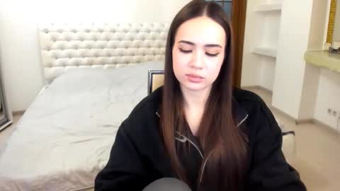 Snapshot of mmm_bananaa_ chatting on February 2025 09:17:02 PM Beata online show from February 2025 09:17:02 PM