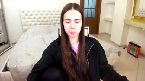 Snapshot of mmm_bananaa_ chatting on February 2025 06:30:01 PM Beata online show from February 2025 06:30:01 PM