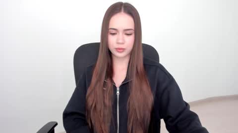 Snapshot of mmm_bananaa_ chatting on February 2025 02:33:01 PM Beata online show from February 2025 02:33:01 PM