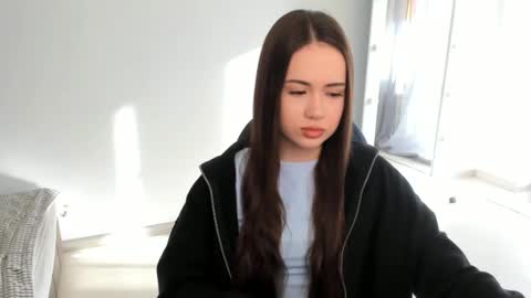 Snapshot of mmm_bananaa_ chatting on February 2025 01:21:02 PM Beata online show from February 2025 01:21:02 PM