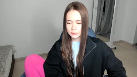 Snapshot of mmm_bananaa_ chatting on February 2025 04:35:01 PM Beata online show from February 2025 04:35:01 PM