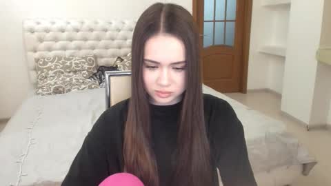 Snapshot of mmm_bananaa_ chatting on March 2025 06:54:02 PM Beata online show from March 2025 06:54:02 PM