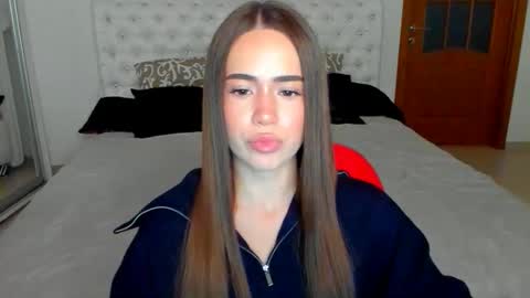 Snapshot of mmm_bananaa_ chatting on September 2025 06:09:01 PM Beata online show from September 2025 06:09:01 PM