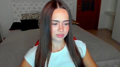 Snapshot of mmm_bananaa_ chatting on September 2025 04:30:02 PM Beata online show from September 2025 04:30:02 PM