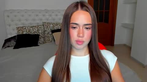 Snapshot of mmm_bananaa_ chatting on September 2025 04:56:01 PM Beata online show from September 2025 04:56:01 PM