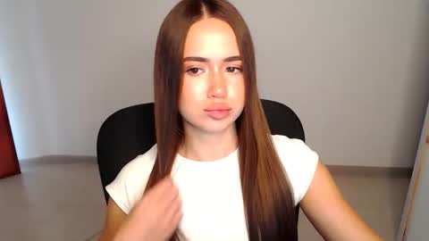 Snapshot of mmm_bananaa_ chatting on October 2025 09:41:02 AM Beata online show from October 2025 09:41:02 AM