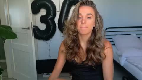 Snapshot of mmminnie chatting on September 2025 10:04:02 AM mmminnie online show from September 2025 10:04:02 AM