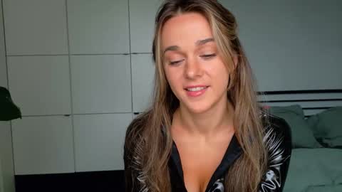 Snapshot of mmminnie chatting on September 2025 01:57:02 PM mmminnie online show from September 2025 01:57:02 PM