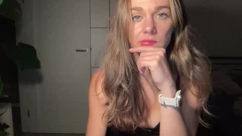 Snapshot of mmminnie chatting on October 2025 05:19:02 PM mmminnie online show from October 2025 05:19:02 PM