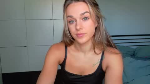 Snapshot of mmminnie chatting on October 2025 01:30:01 PM mmminnie online show from October 2025 01:30:01 PM