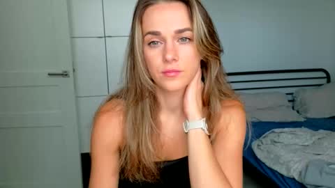 Snapshot of mmminnie chatting on October 2025 01:42:02 PM mmminnie online show from October 2025 01:42:02 PM