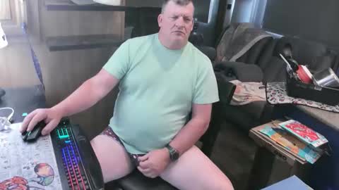 mmmthatsfunnn online show from May 2026 09:33:01 PM