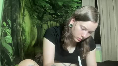 Snapshot of mo0n_goddess chatting on November 2025 03:28:02 AM Misty online show from November 2025 03:28:02 AM