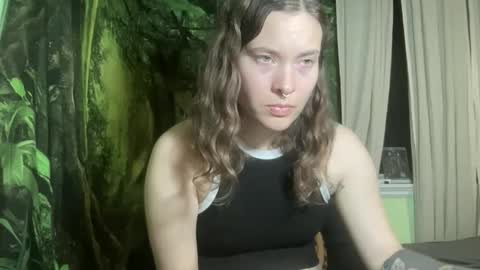 Snapshot of mo0n_goddess chatting on November 2025 06:28:01 AM Misty online show from November 2025 06:28:01 AM