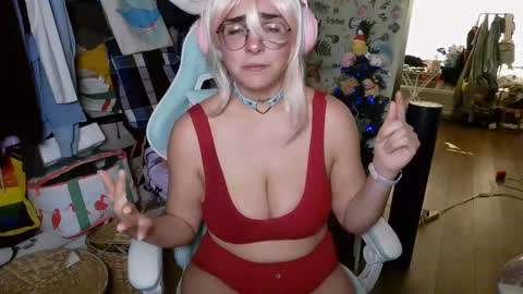 Snapshot of mochi_rainbow chatting on December 2024 08:58:01 PM The Mochi Rainbow Variety Show online show from December 2024 08:58:01 PM