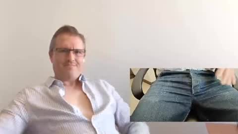 Moe online show from September 2025 06:57:01 PM