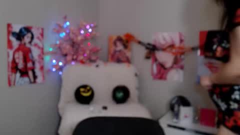 Molly online show from October 2025 04:58:01 AM