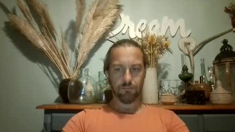 Julien online show from September 2025 10:21:01 PM