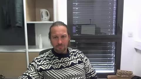 Julien online show from November 2025 11:32:02 AM