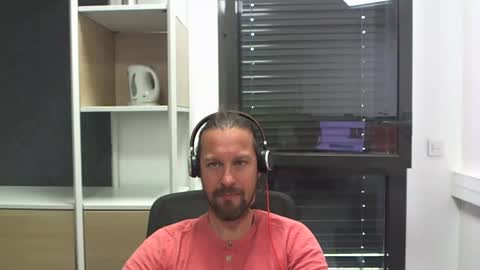 Julien online show from April 2026 02:48:01 PM