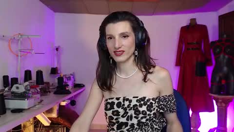 Snapshot of moira_hot chatting on September 2025 07:03:02 PM moira_hot online show from September 2025 07:03:02 PM