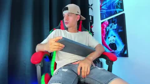 moises_23cm online show from January 2025 04:50:02 PM