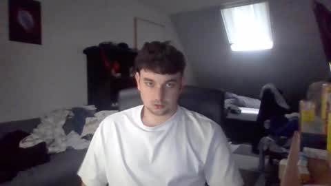 moistbreadstick online show from May 2026 04:01:02 PM