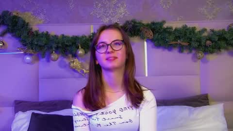 Snapshot of molilevran chatting on December 2025 04:45:02 PM molilevran online show from December 2025 04:45:02 PM