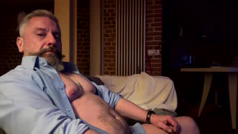 molitsrymale69 online show from December 2025 02:32:02 AM