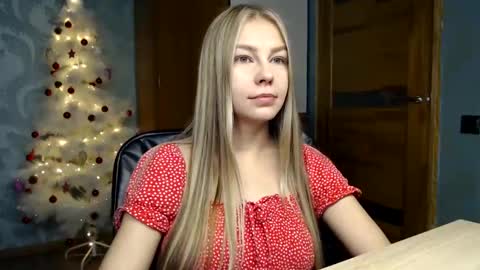 Snapshot of molli_and_tom chatting on January 2025 05:24:01 PM Bitcoin 1P8NuZxsaNsQTx7wJJJ7Ao1mic4nvJPVLC online show from January 2025 05:24:01 PM