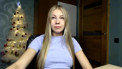 Snapshot of molli_and_tom chatting on January 2025 12:31:01 AM Bitcoin 1P8NuZxsaNsQTx7wJJJ7Ao1mic4nvJPVLC online show from January 2025 12:31:01 AM