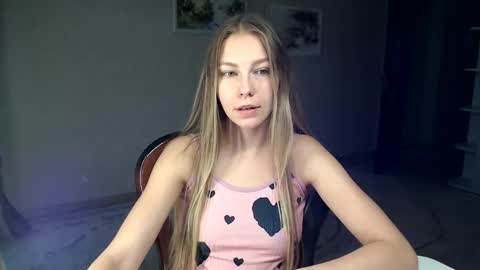 Snapshot of molli_and_tom chatting on October 2025 02:03:02 PM Bitcoin 1P8NuZxsaNsQTx7wJJJ7Ao1mic4nvJPVLC online show from October 2025 02:03:02 PM