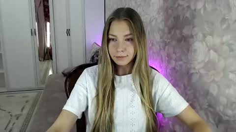 Snapshot of molli_and_tom chatting on October 2025 03:35:02 PM Bitcoin 1P8NuZxsaNsQTx7wJJJ7Ao1mic4nvJPVLC online show from October 2025 03:35:02 PM