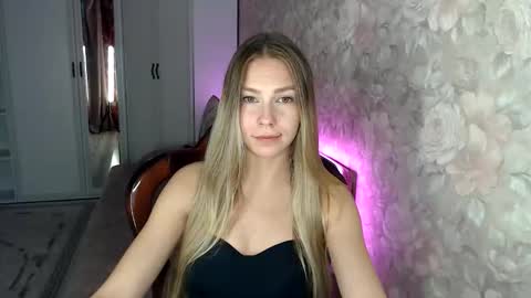 Snapshot of molli_and_tom chatting on October 2025 02:06:02 PM Bitcoin 1P8NuZxsaNsQTx7wJJJ7Ao1mic4nvJPVLC online show from October 2025 02:06:02 PM