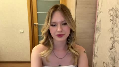 Snapshot of mollieadamek chatting on May 2026 02:21:02 PM Lisa online show from May 2026 02:21:02 PM