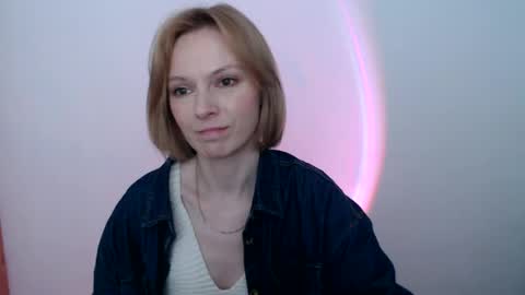 Snapshot of mollilove chatting on June 2026 08:15:01 AM mollilove online show from June 2026 08:15:01 AM