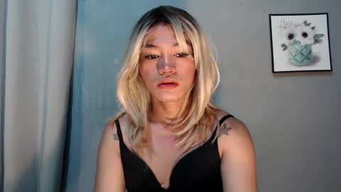 Molly online show from August 2026 06:23:02 AM