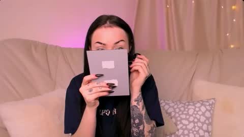 Snapshot of molly_kisss chatting on November 2025 09:37:02 AM molly_kisss online show from November 2025 09:37:02 AM