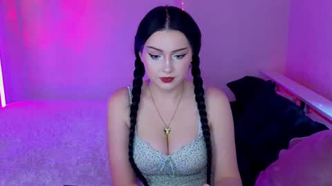 molly_millerr online show from December 2024 10:14:01 AM