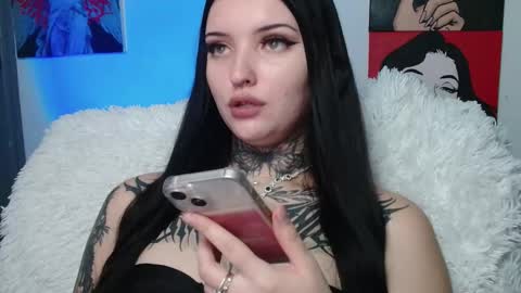 Lina online show from November 2025 05:31:01 PM