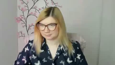 Molly online show from May 2026 11:38:02 AM