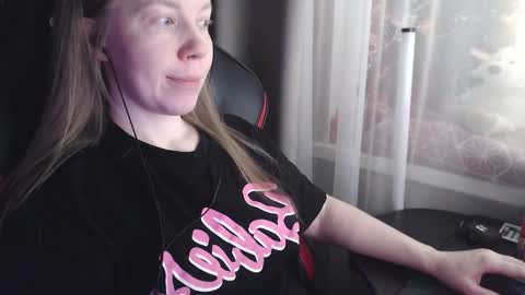 I have new photos come and see with love Molly online show from February 2026 07:48:01 AM