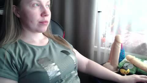 I have new photos come and see with love Molly online show from May 2026 09:04:02 AM