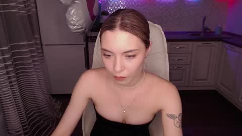 Snapshot of molly_wheel chatting on February 2025 11:44:02 AM molly_wheel online show from February 2025 11:44:02 AM