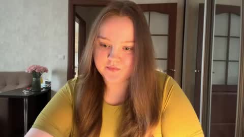 Snapshot of mollyas chatting on June 2026 03:31:02 PM Alice online show from June 2026 03:31:02 PM