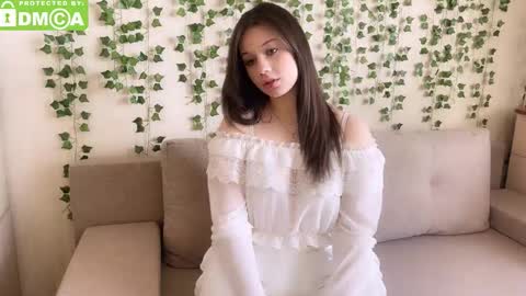 Molly online show from March 2026 09:21:02 AM