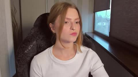 Snapshot of mollydangerous chatting on November 2025 11:01:02 AM Taisha online show from November 2025 11:01:02 AM