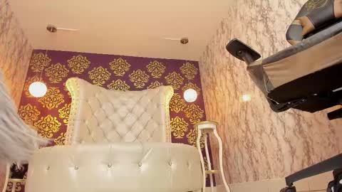 Molly Evanss online show from February 2025 07:23:02 AM