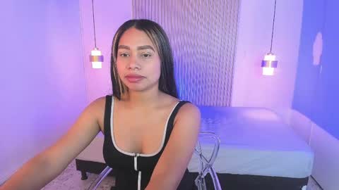 mollygray8 online show from April 2026 12:00:01 PM