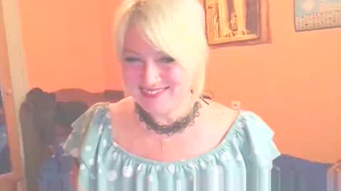 Mollyjoyq online show from May 2026 05:40:01 PM